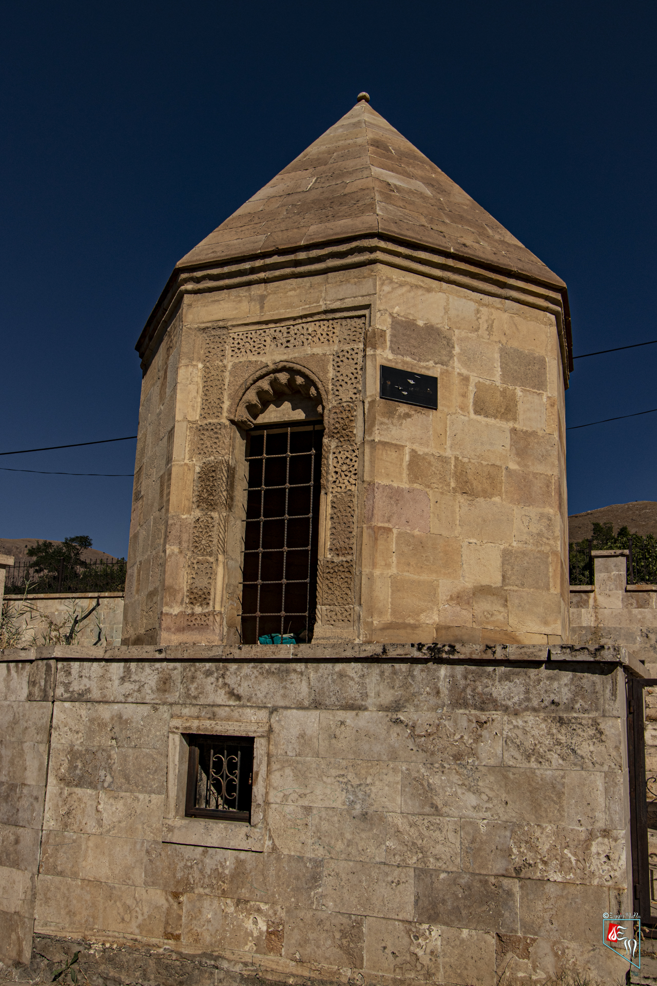 Araplık Kümbeti