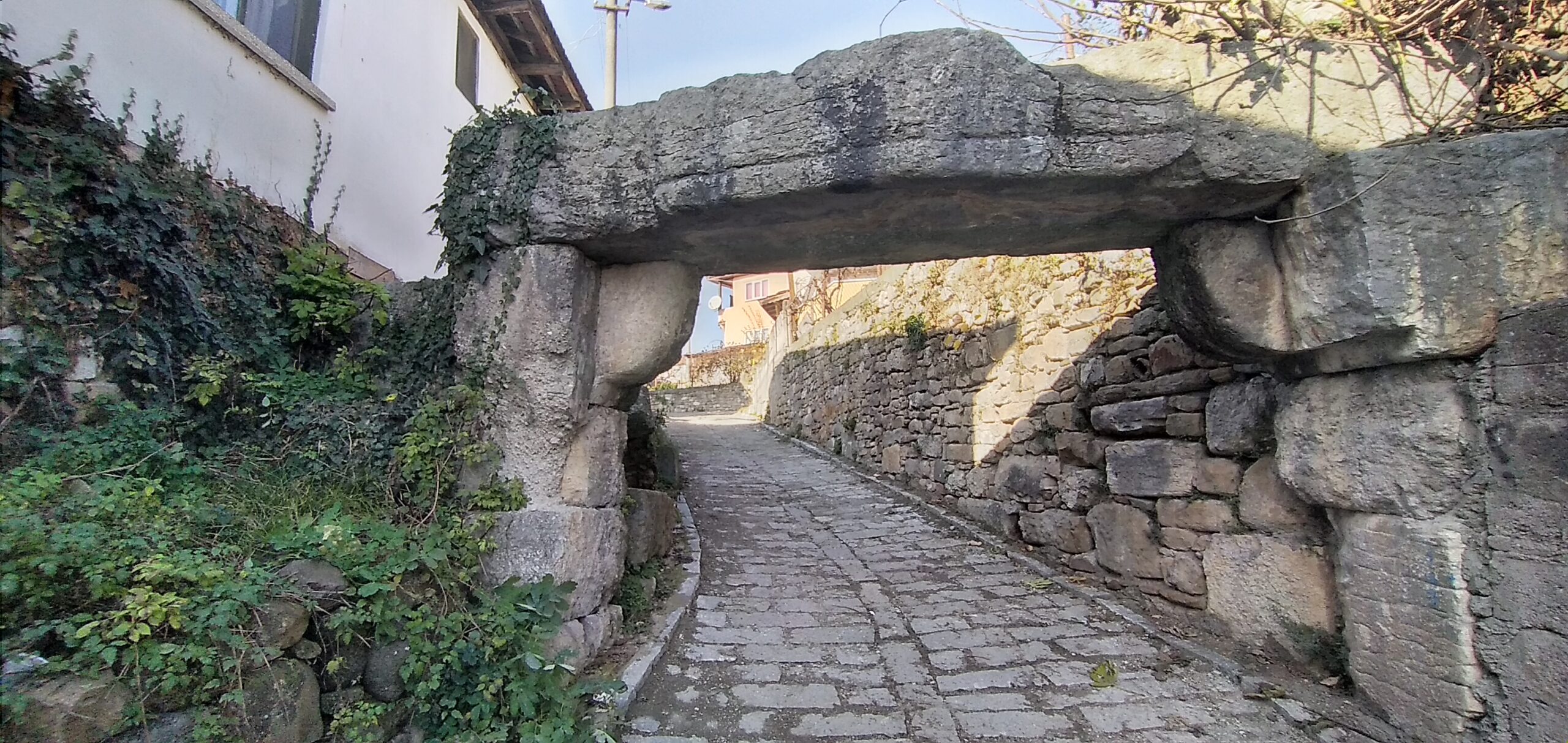 Atlı Kapı