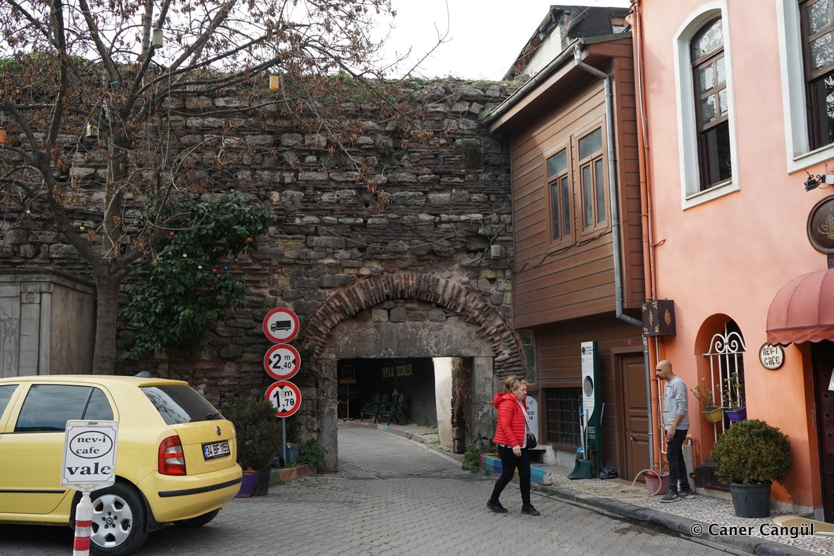 Aya Kapısı