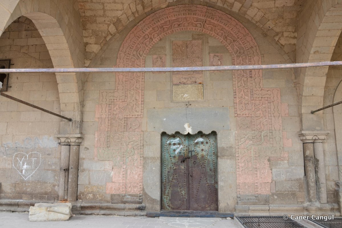 Üzümlü Kilise Kapısı, Derinkuyu