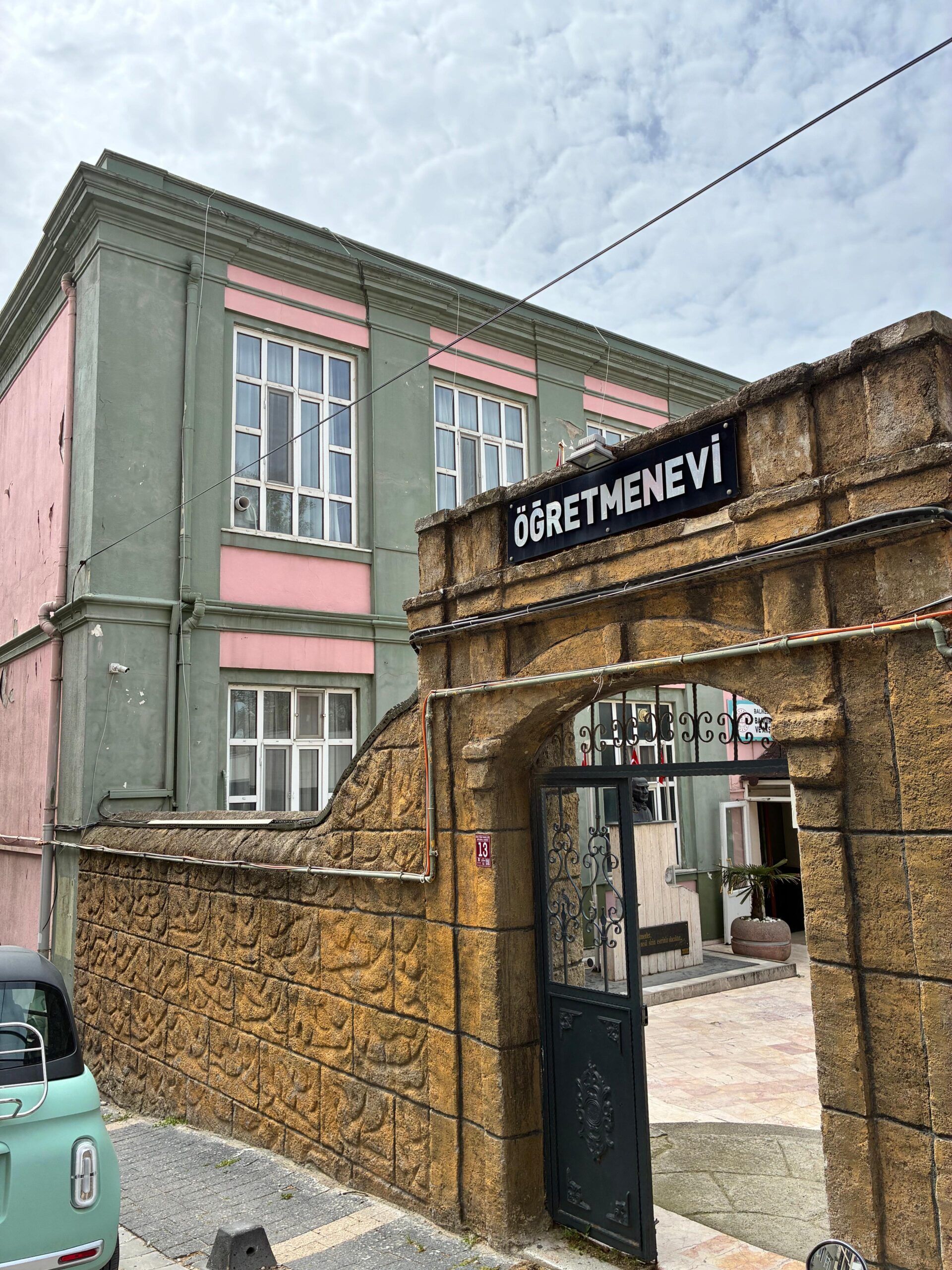 Bahçe Giriş Kapısı