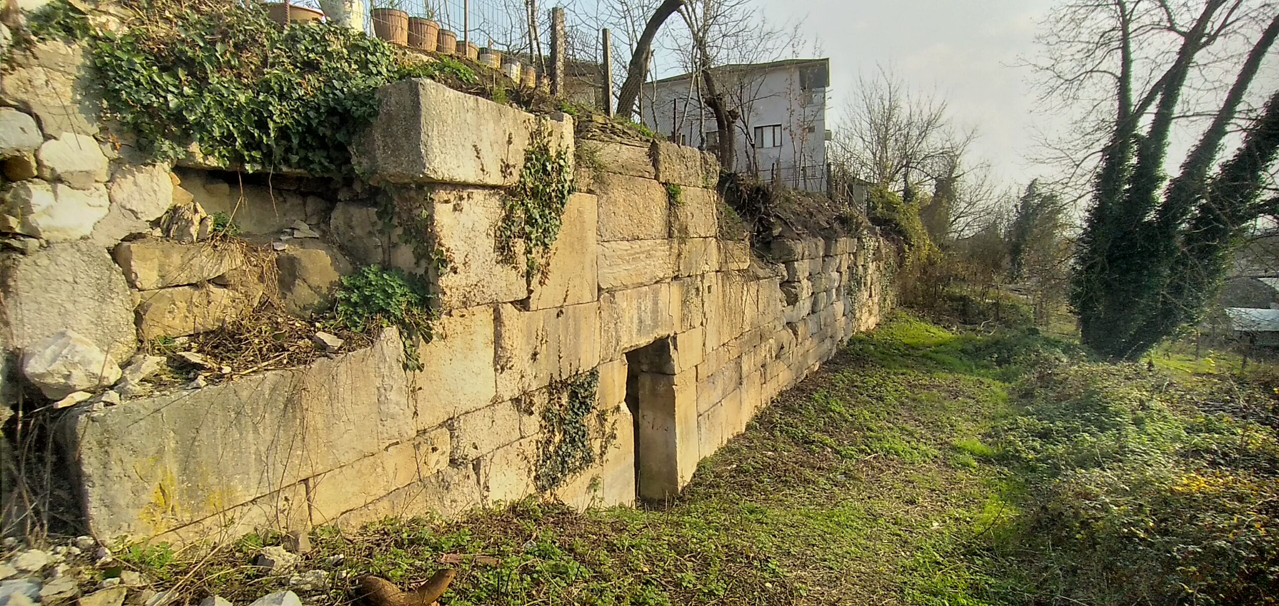 Batı Sur Duvarları, Konuralp