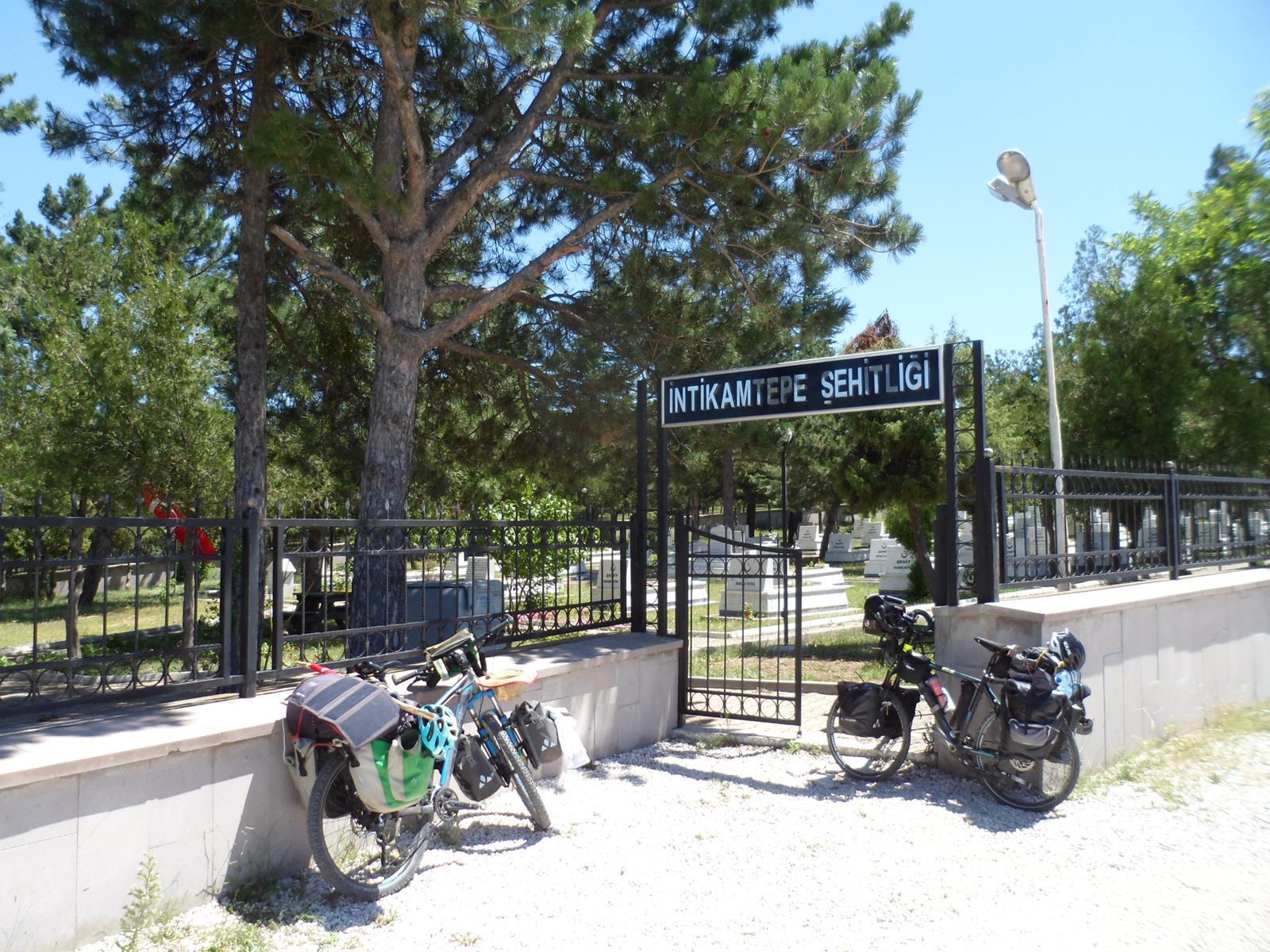 İntikamtepe Şehitliği, Bozüyük
