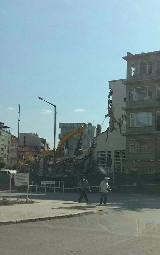 Burdur Belediyesi Eski Hizmet Binası Duvar Panosu