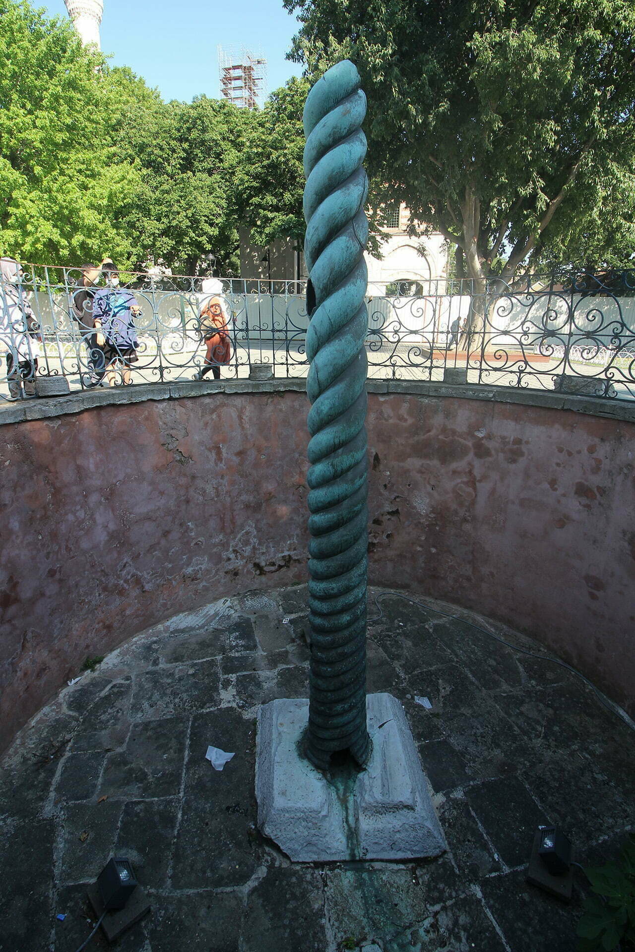 Burmalı Sütun