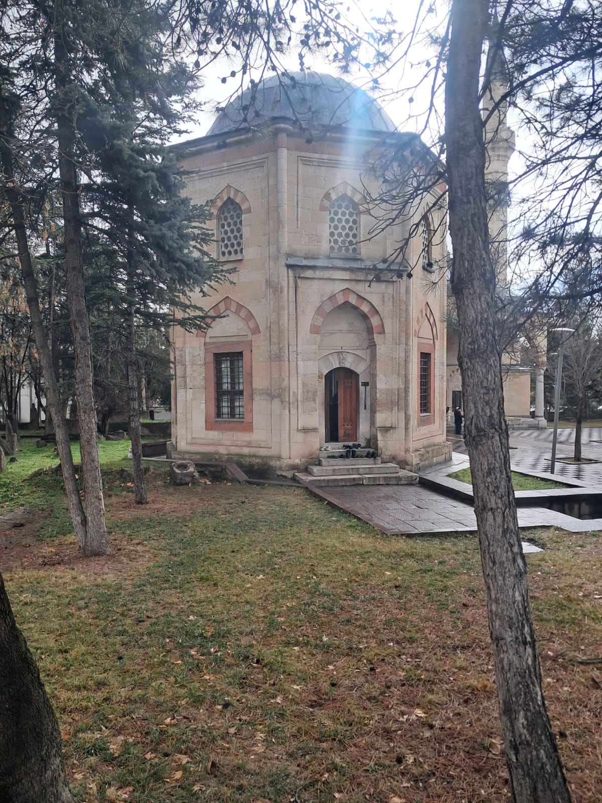 Cenabi Ahmet Paşa Türbesi