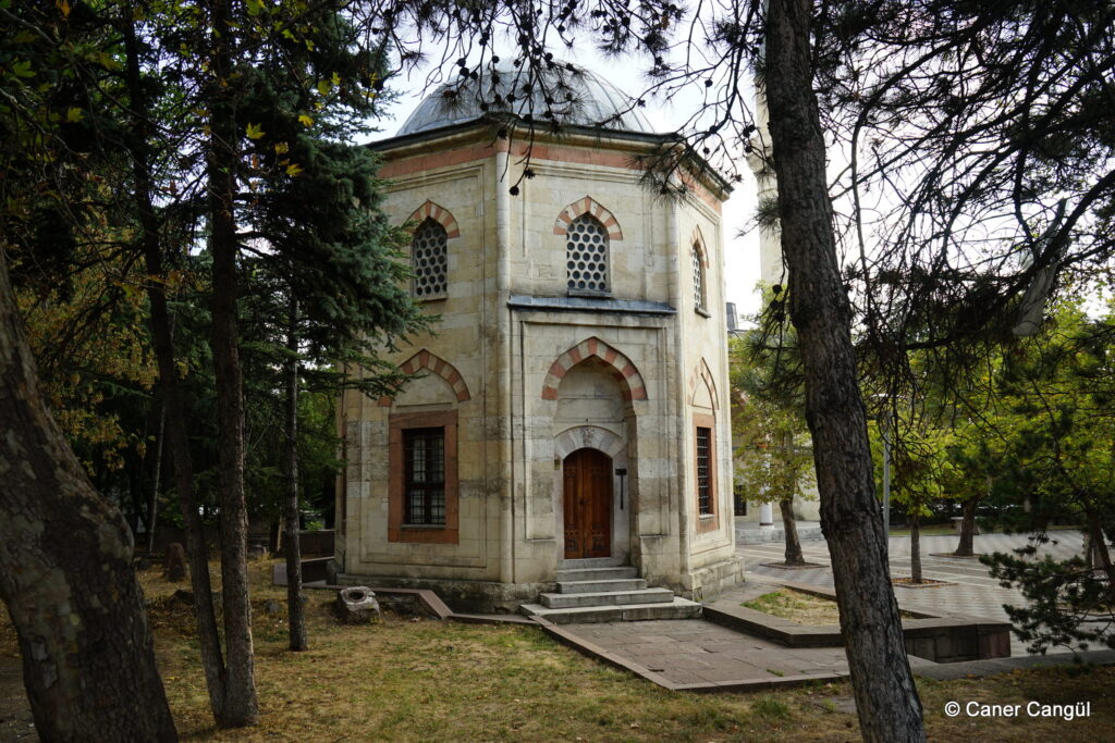Cenabi Ahmet Paşa Türbesi