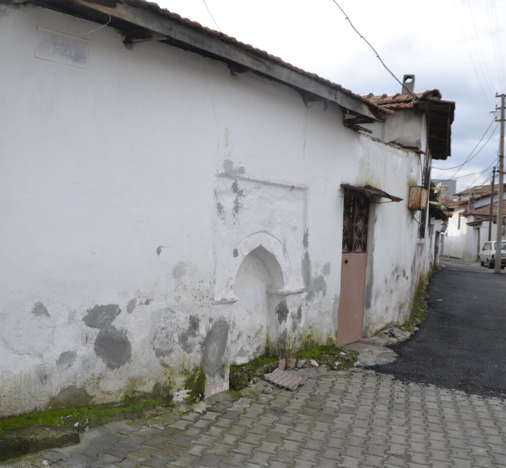 Çeşme 1, Akhisar