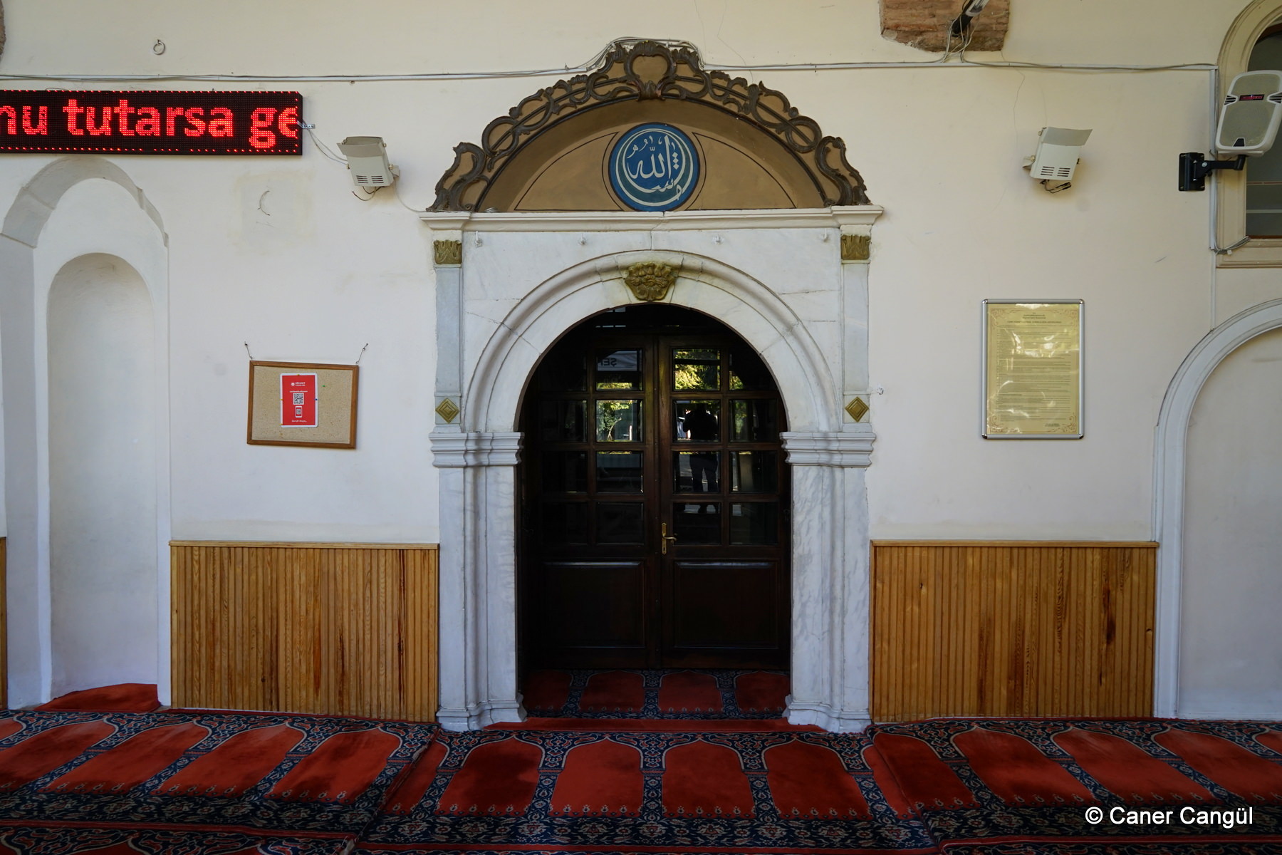Çeşnigir Camii Son Cemaat Yeri Giriş Kapısı