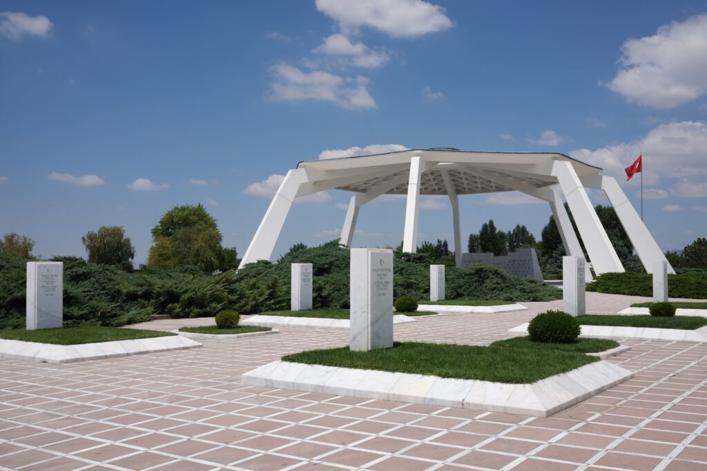 Devlet Mezarlığı