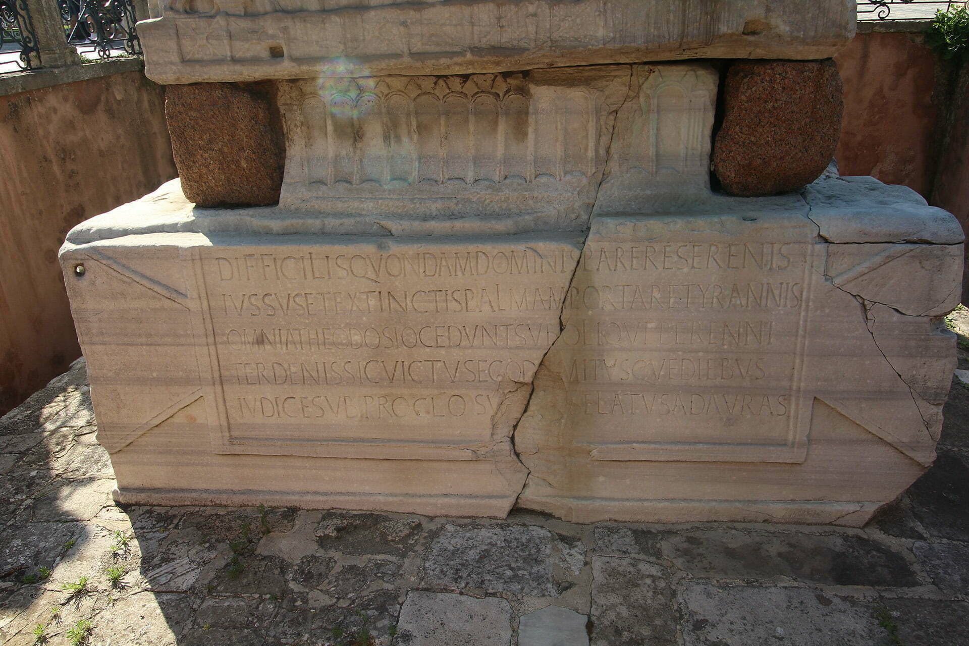 Dikilitaş