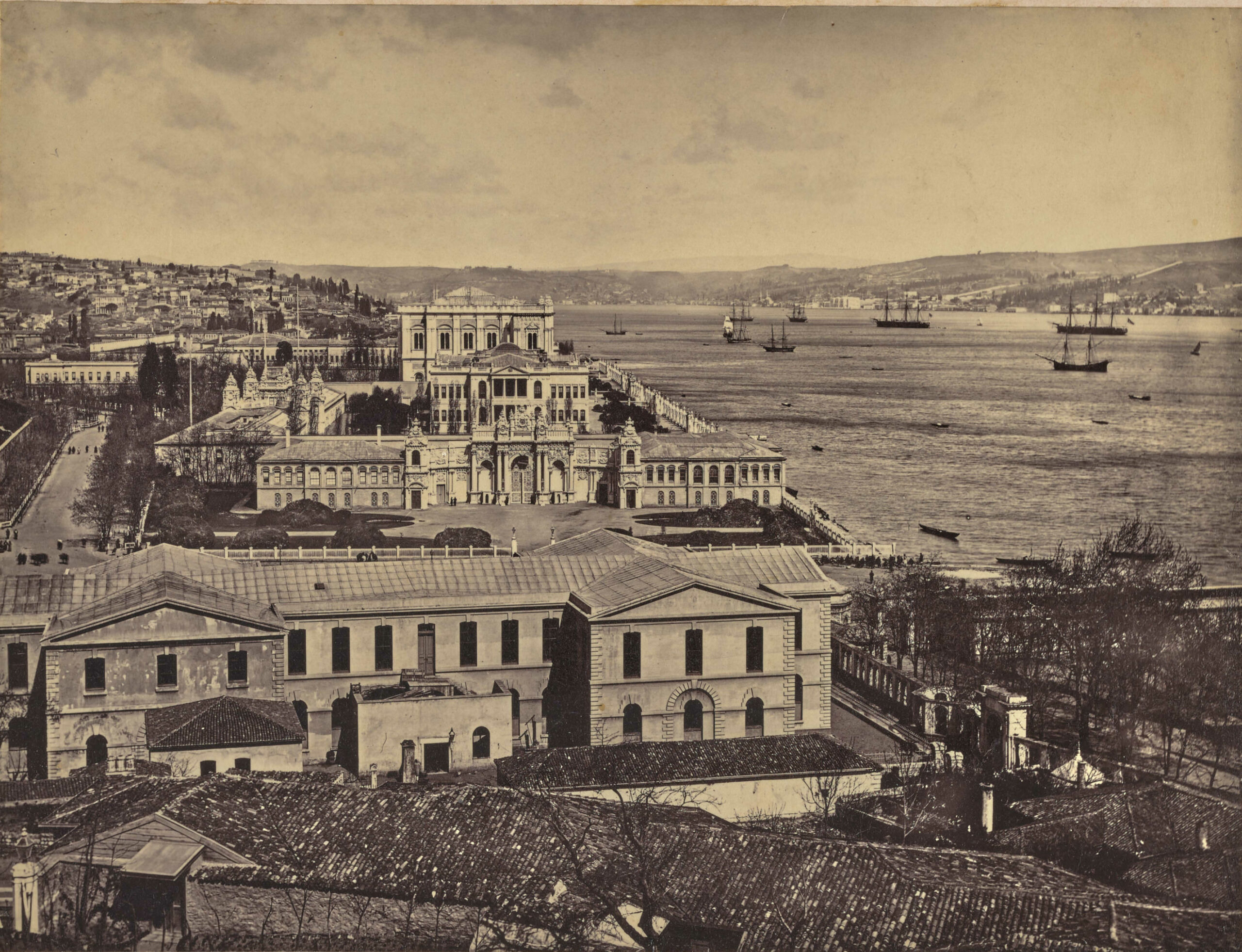 Dolmabahçe Sarayı ve Saray Tiyatrosu