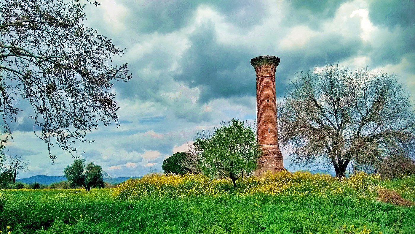 Düğlek Köyü Minaresi