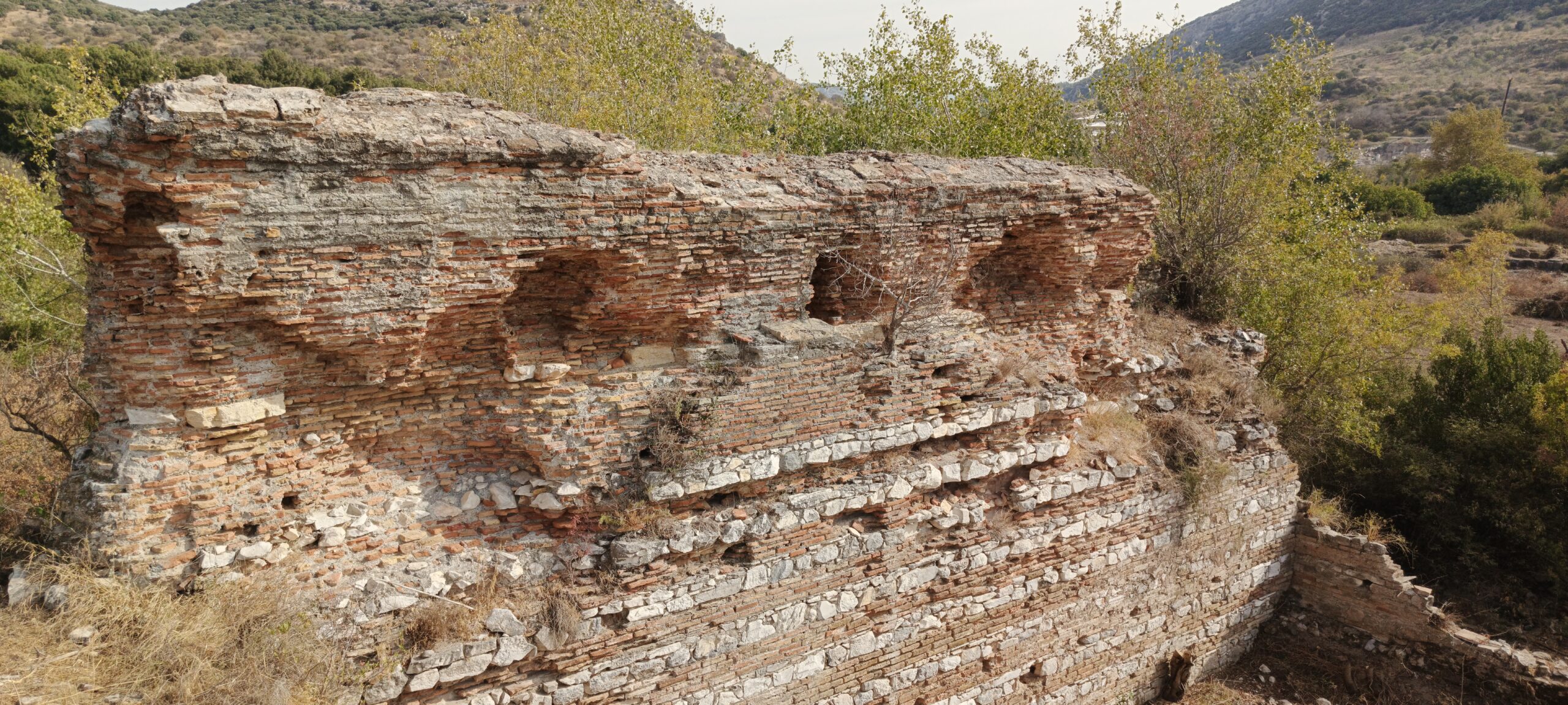 Efes Liman Hamamı ve Gymnasiumu