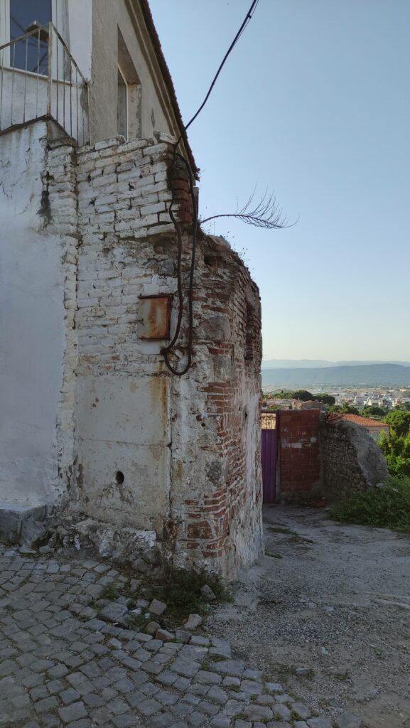 Ertuğrul Sokak Çeşmesi