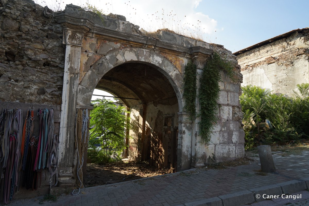 Bergama Eski Sinagog Doğudan Görünümü
