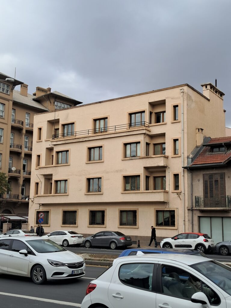 Etibank Ek Binası