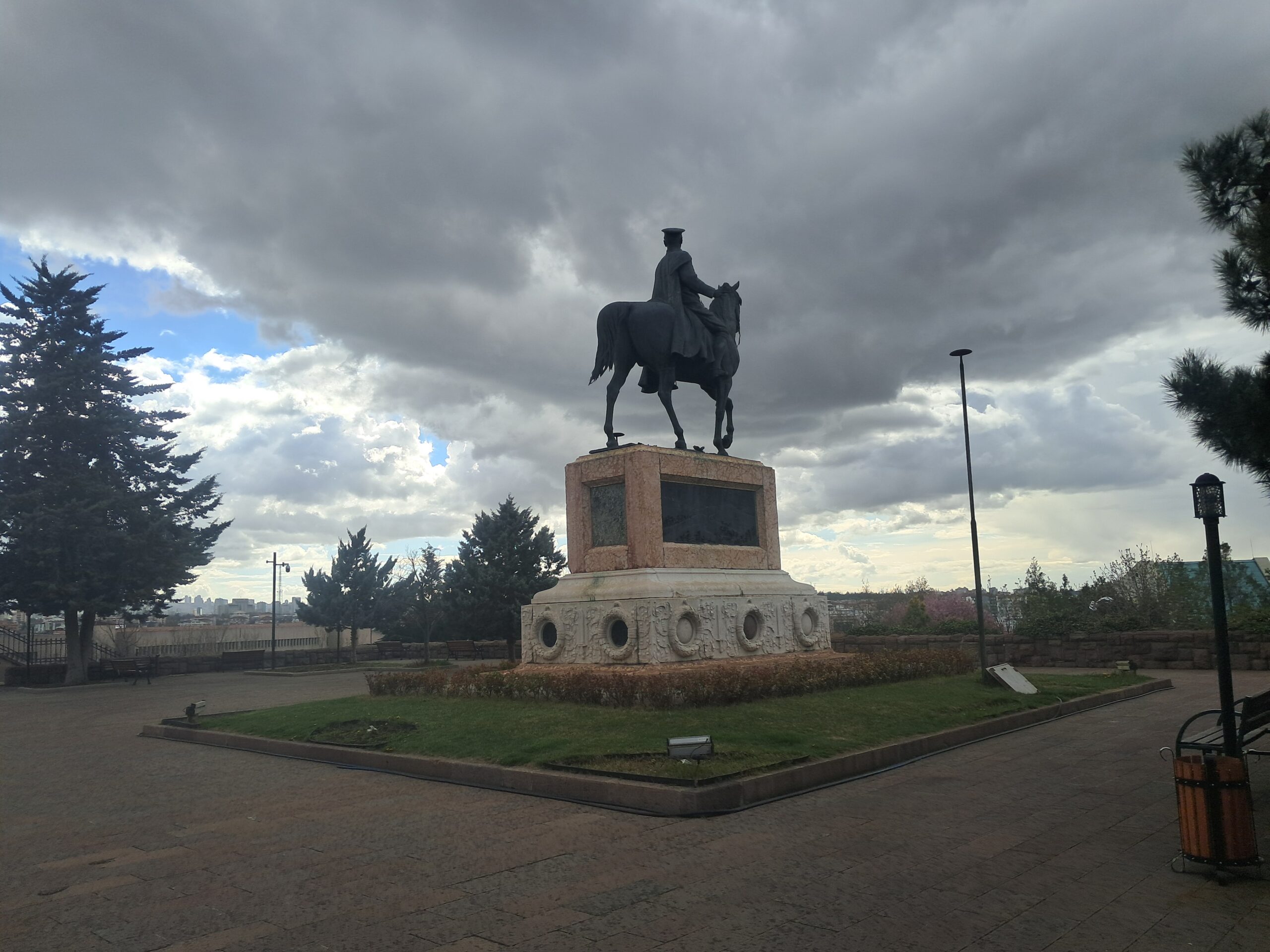 Etnoğrafya Müzesi Atatürk Anıtı