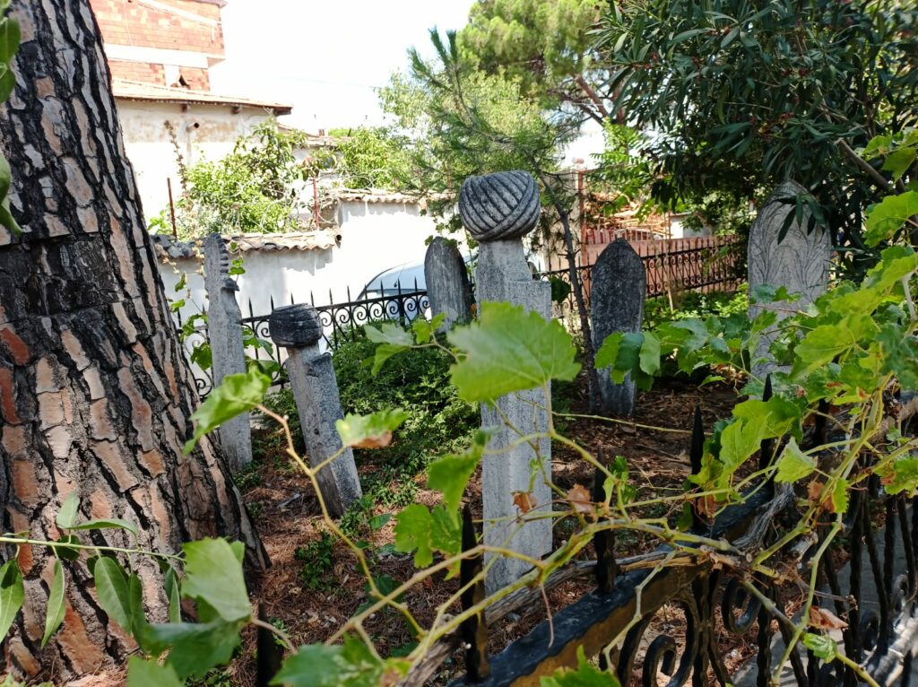 Hacı Ahmet Camii Haziresi