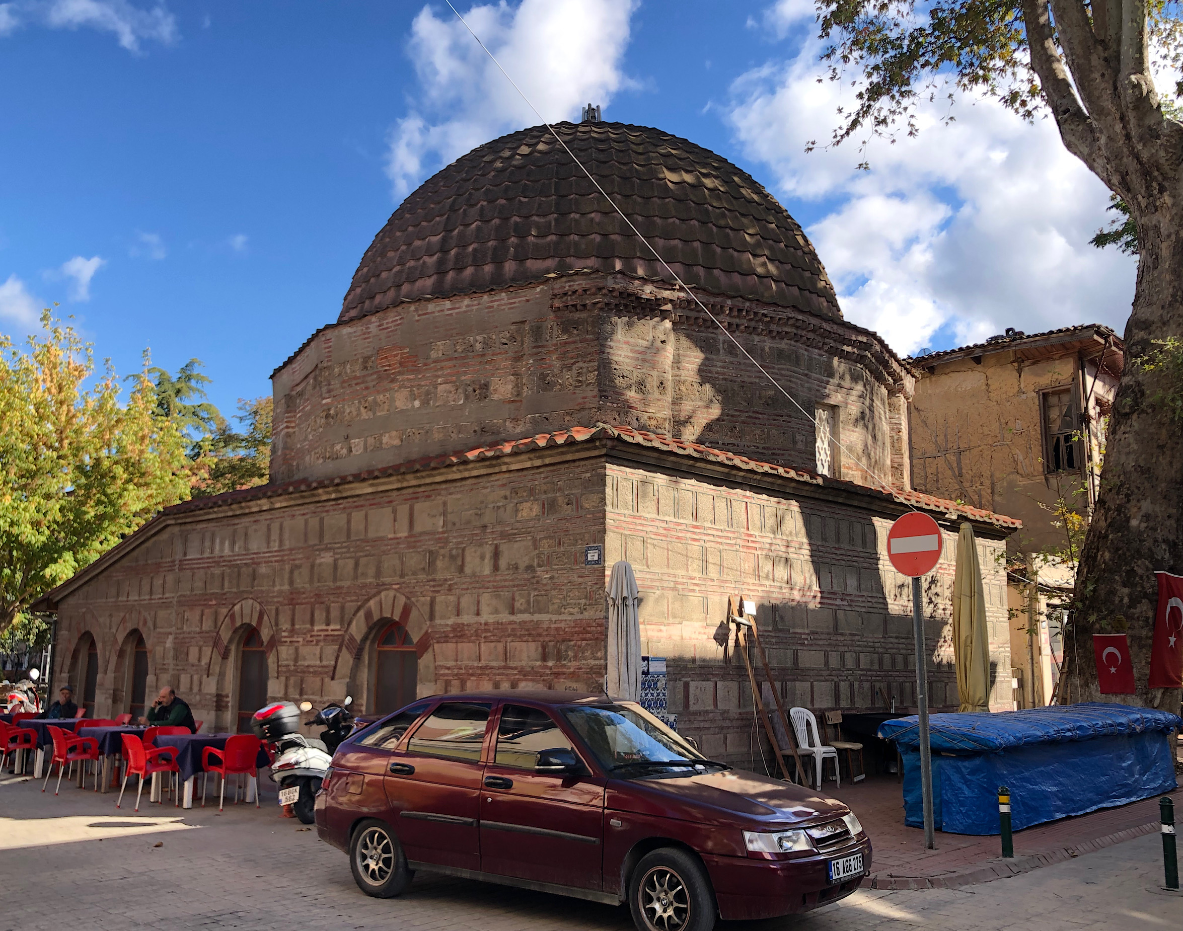 Hacı Özbek Camii