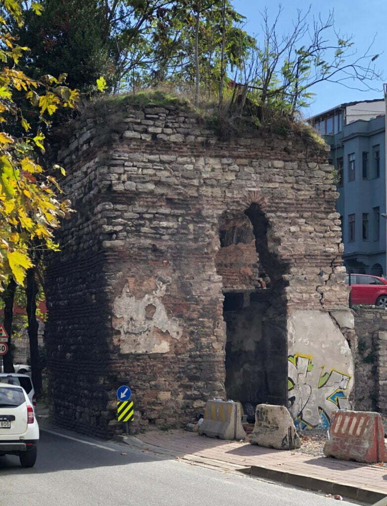 Haliç Surları, 30. Kule