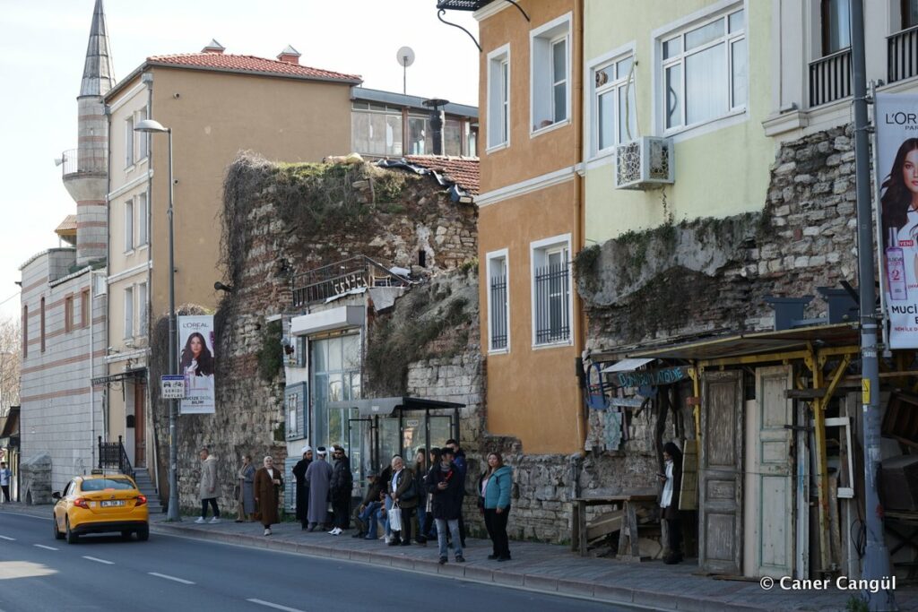 Haliç Surları, 33. Kule