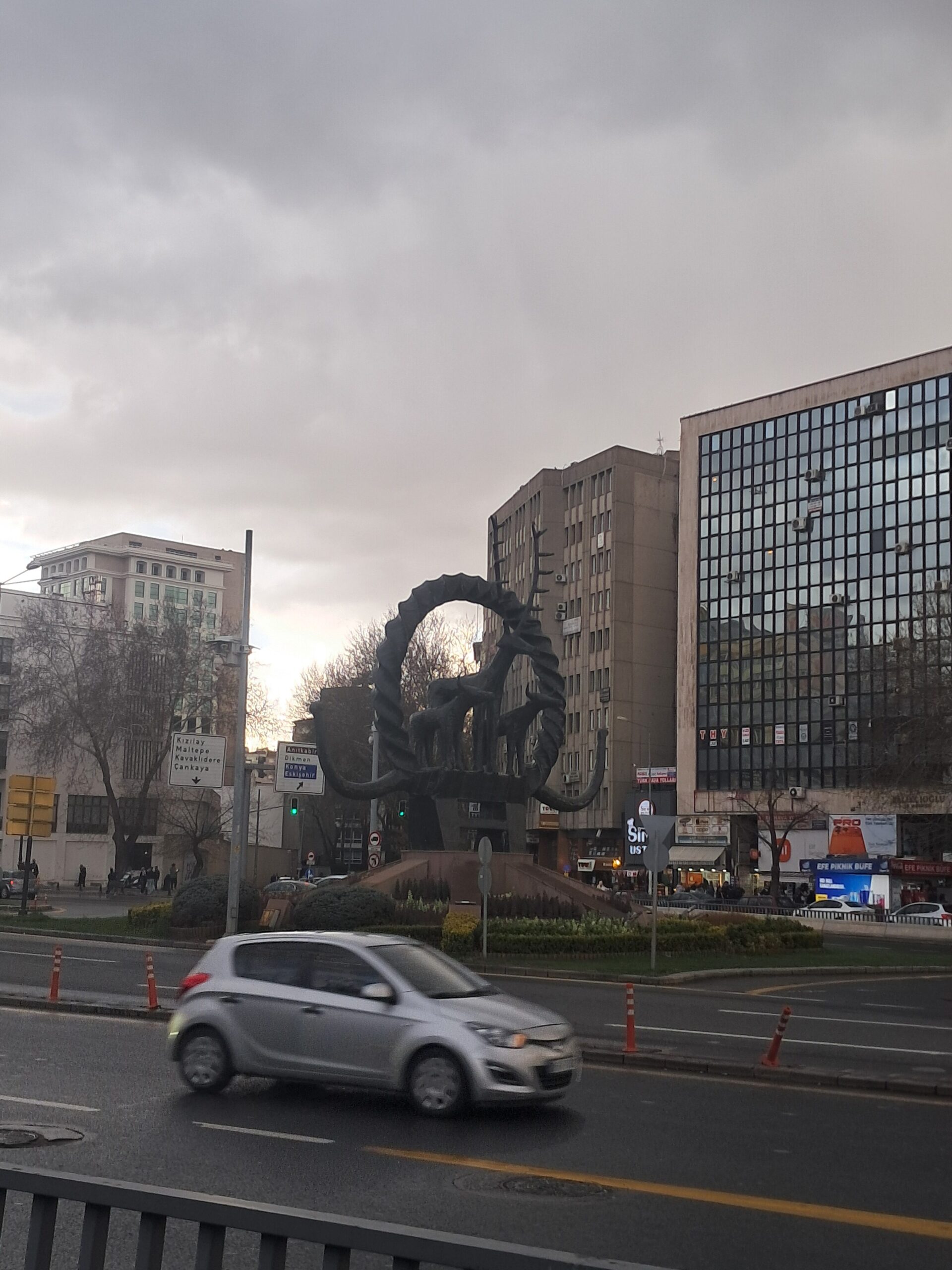 Hitit Güneş Kursu Anıtı