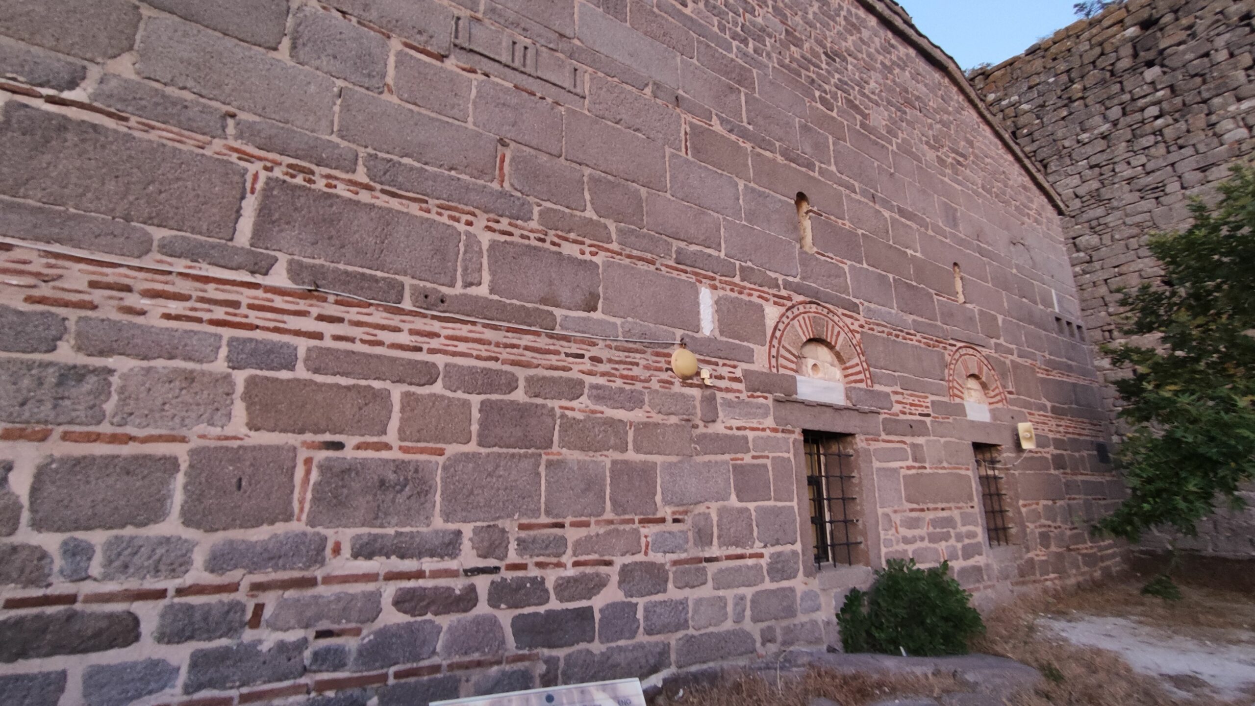Murat Hüdavendigar Camii, Behram