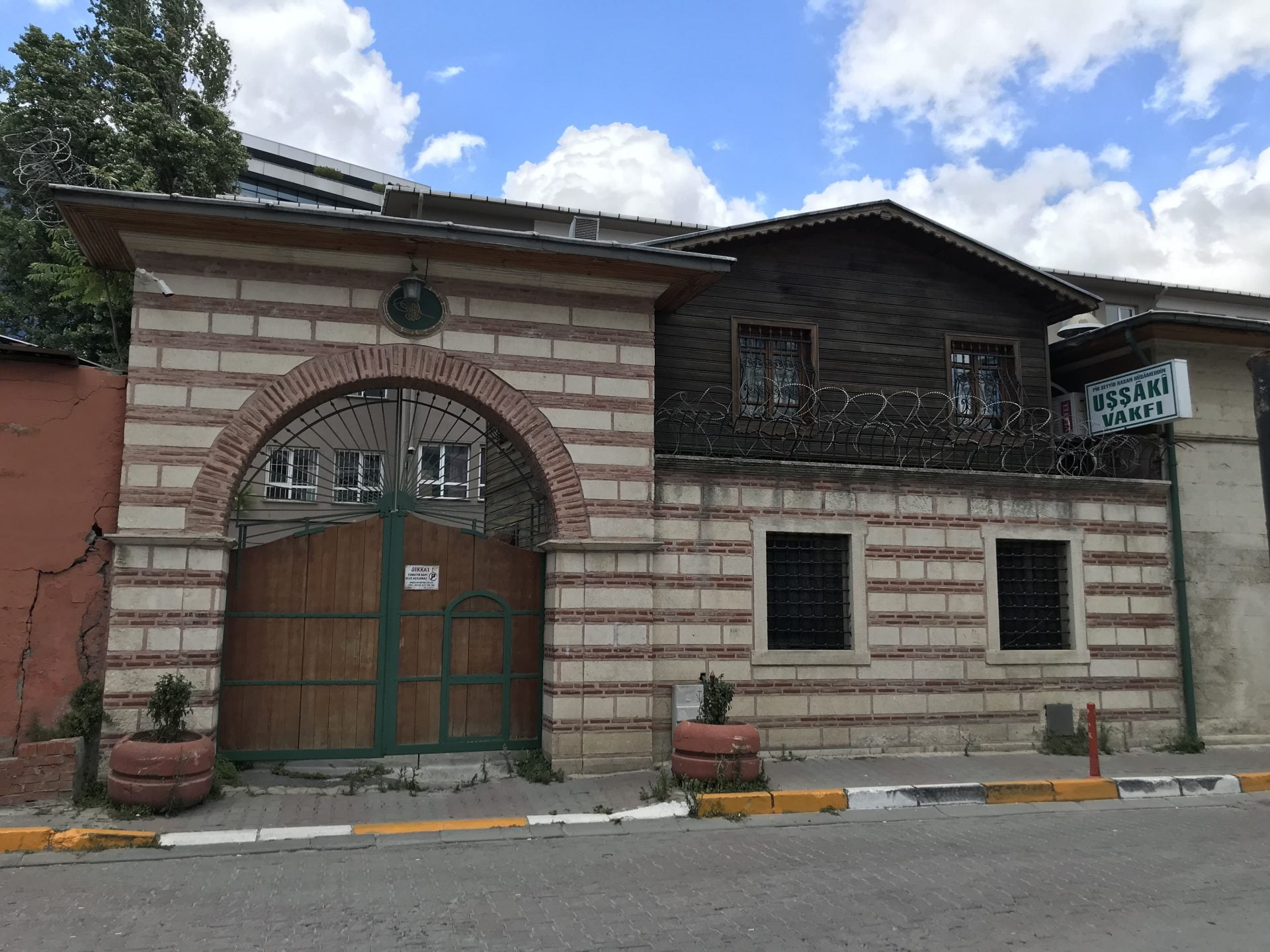 Hüsamettin Uşşaki Tekkesi