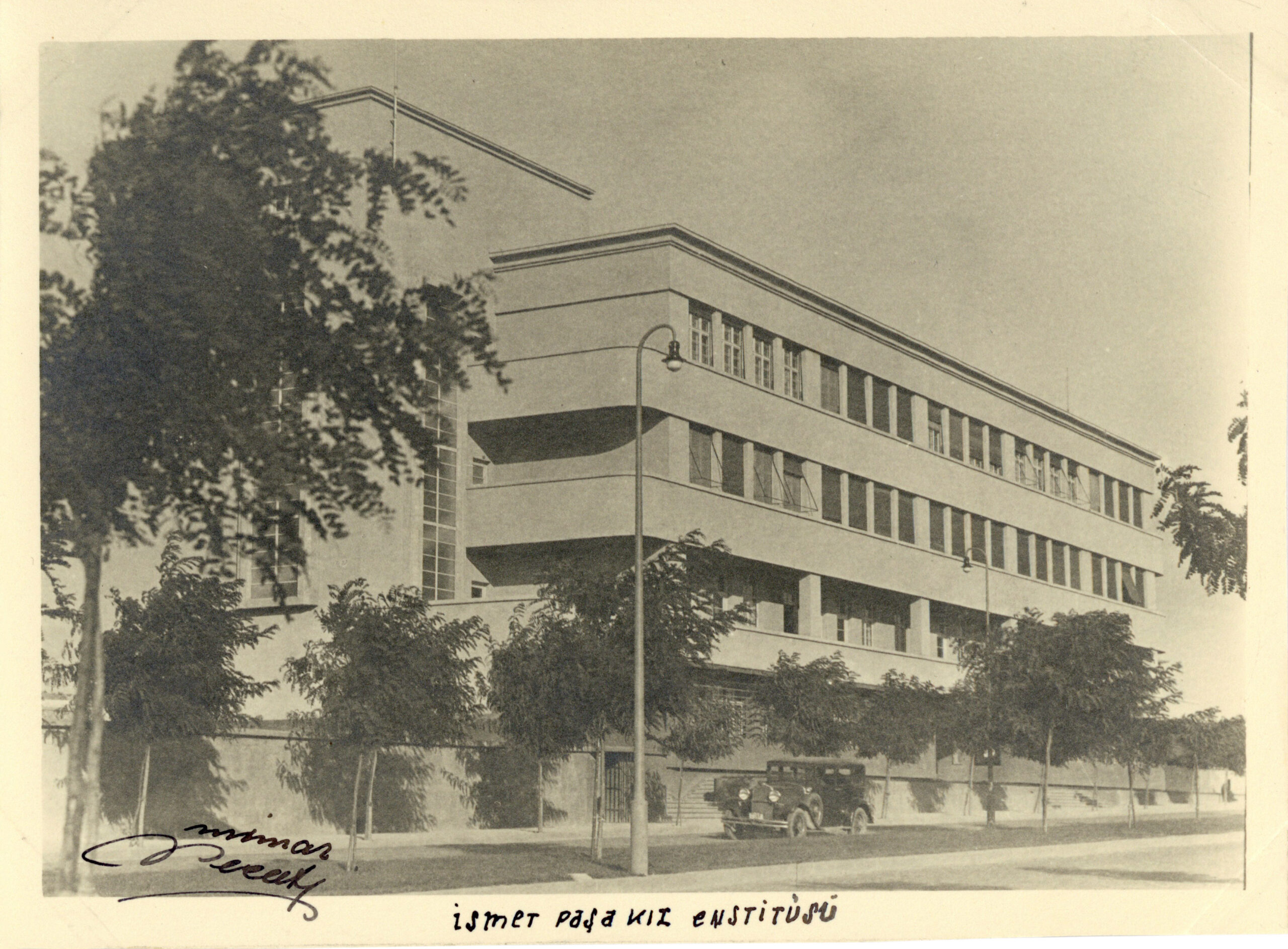İsmet Paşa Kız Enstitüsü