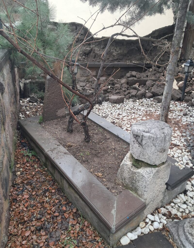 Kabir, Eyüp Camii