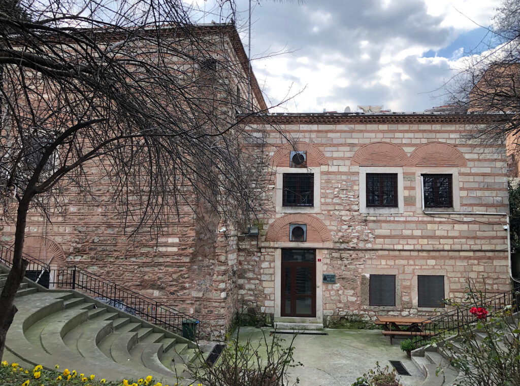 Kadın Eserleri Kütüphanesi ve Bilgi Merkezi