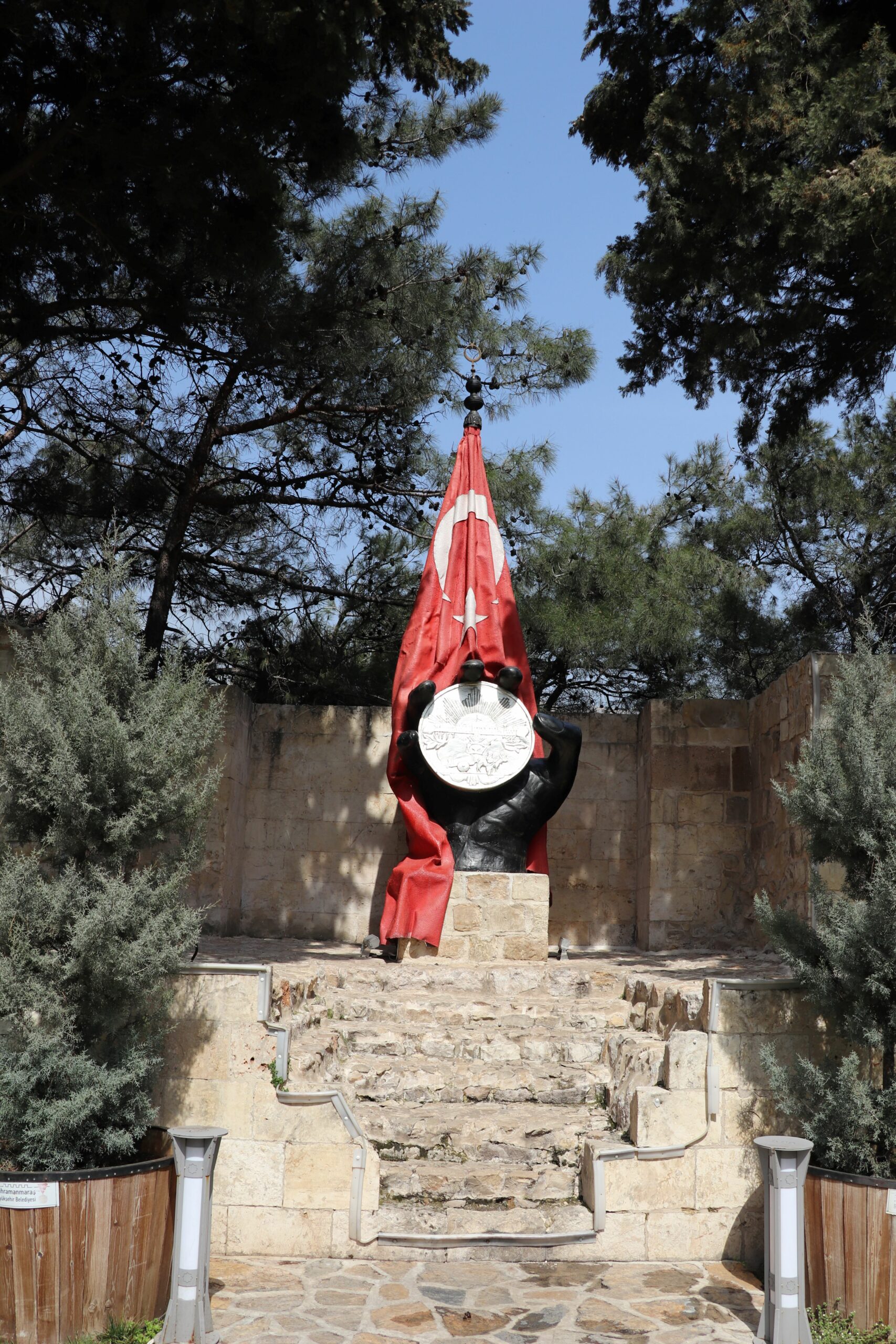 Kahramanmaraş Kalesi İstiklal Madalyası Anıtı
