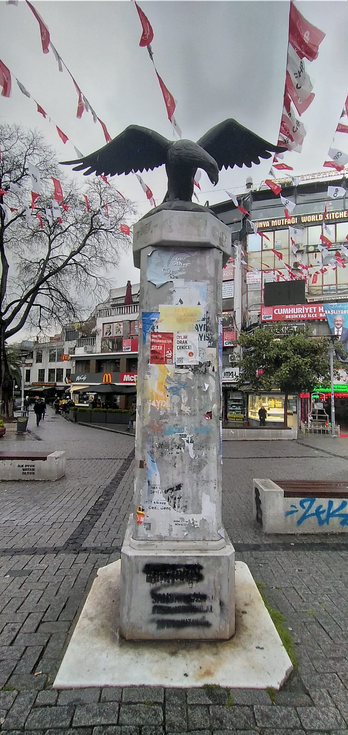 Kara Kartal Anıtı