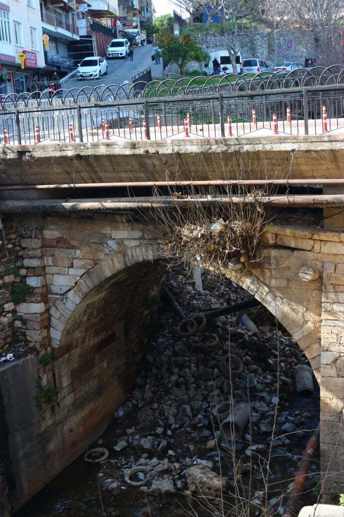 Karanlık Köprü