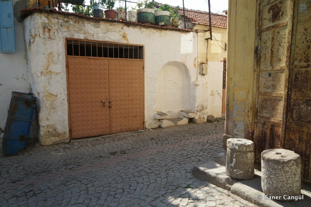 Kılıç Ali Sokak Çeşmesi