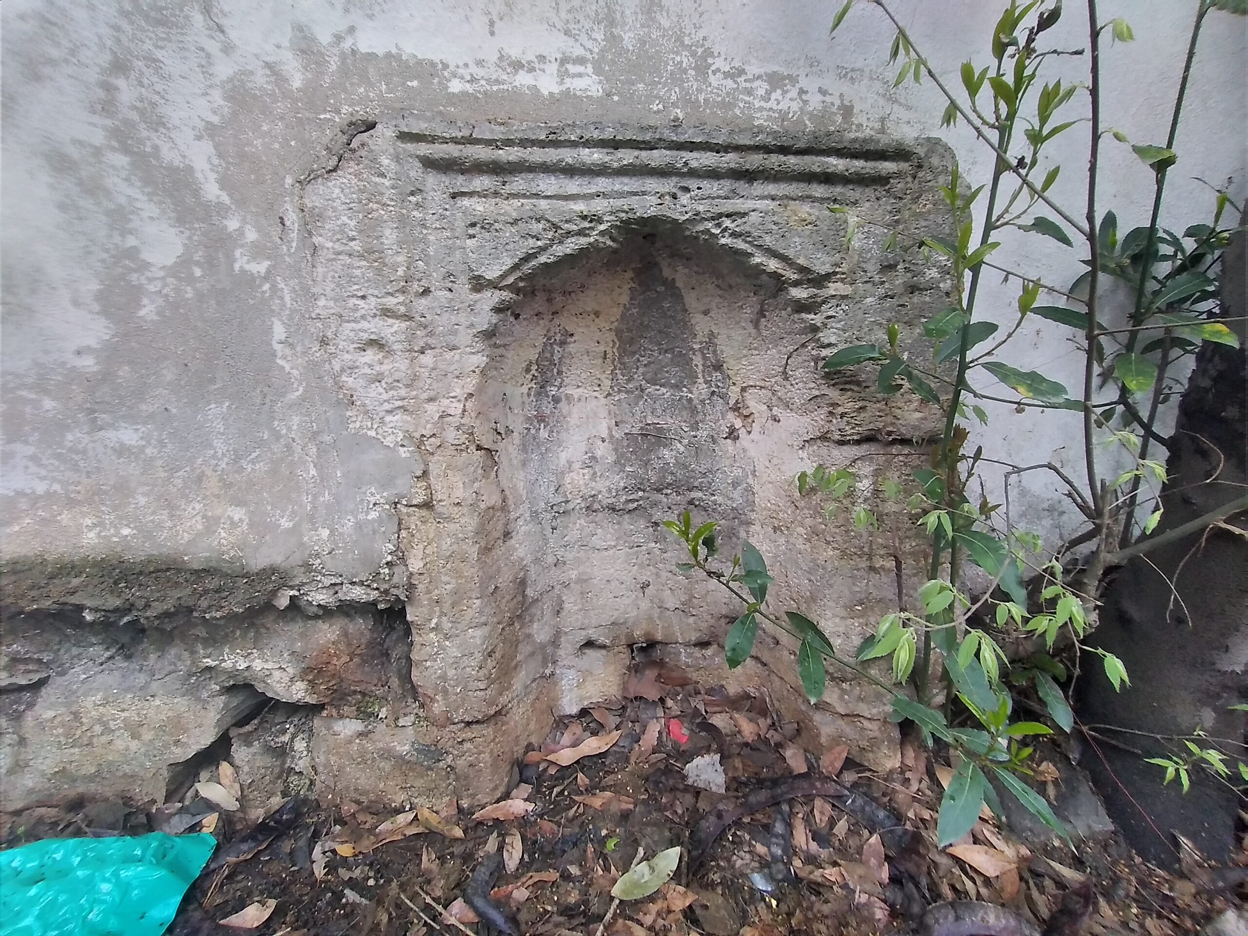 Kızılserçe Sokağı Çeşmesi Arka Taraftaki Mihrap Oyuğu