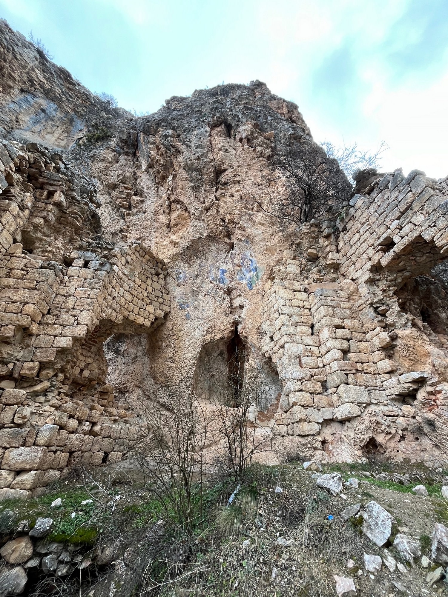 Kızlar Oğlanlar Manastırı