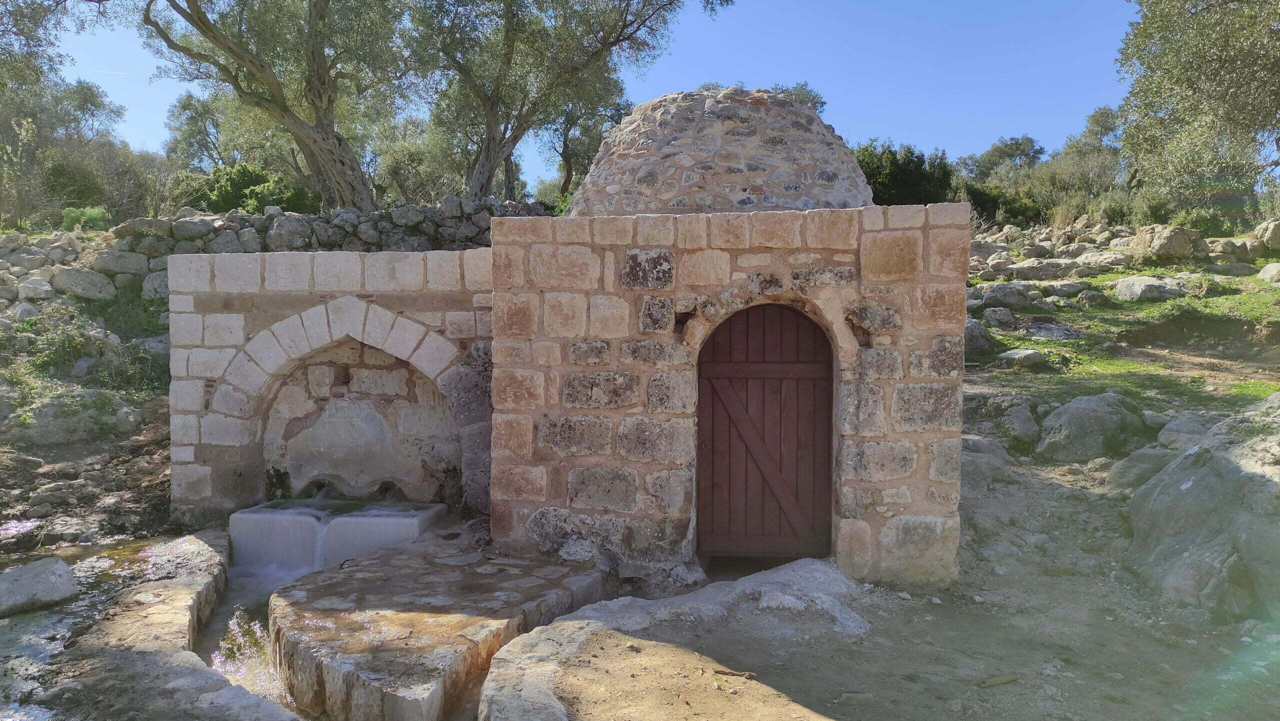 Kubbeli Çeşme, Beçin