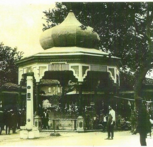 Büyük Şadırvan ve Kurtuluş Çeşmesi
