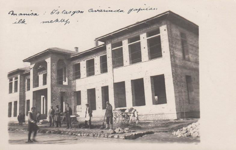 Binanın inşaatı.