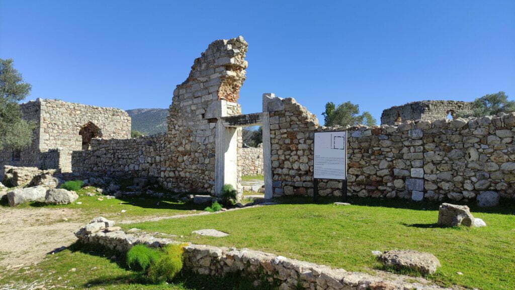 Orhan Camii, Beçin