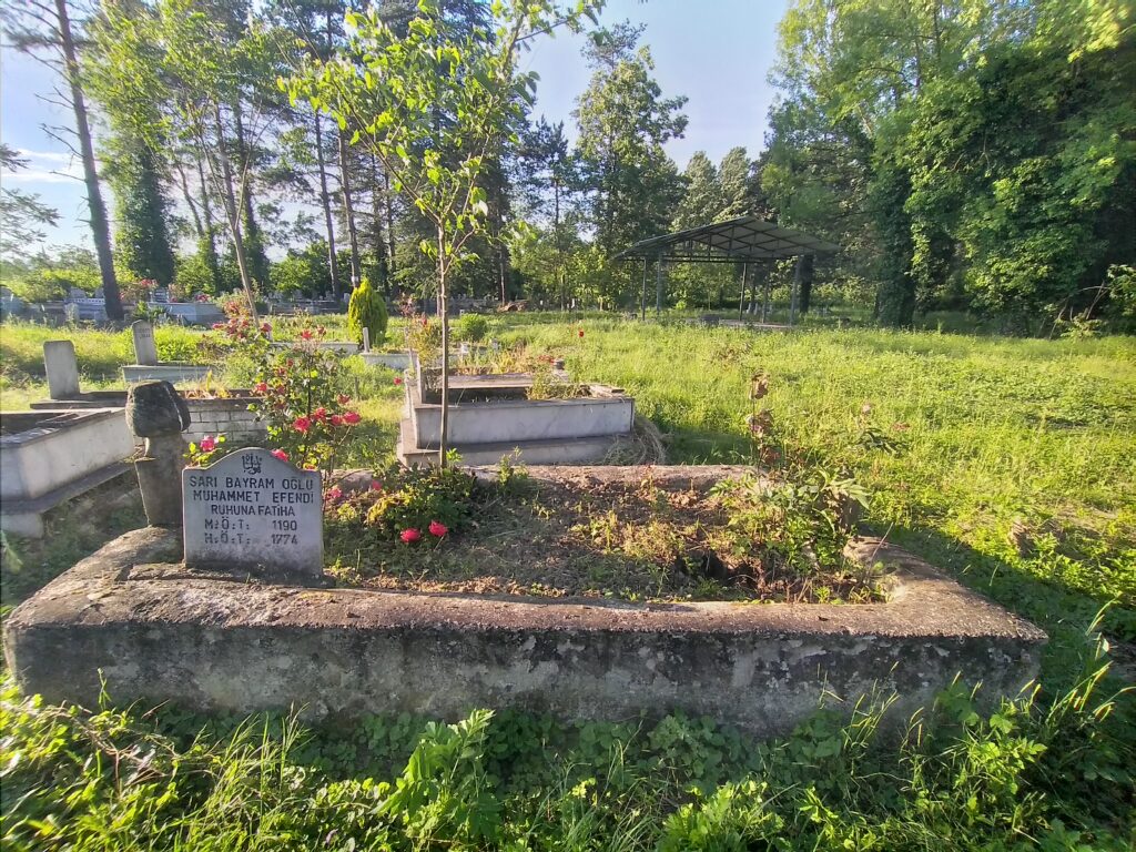Ozanlar Köyü Mezarlığı