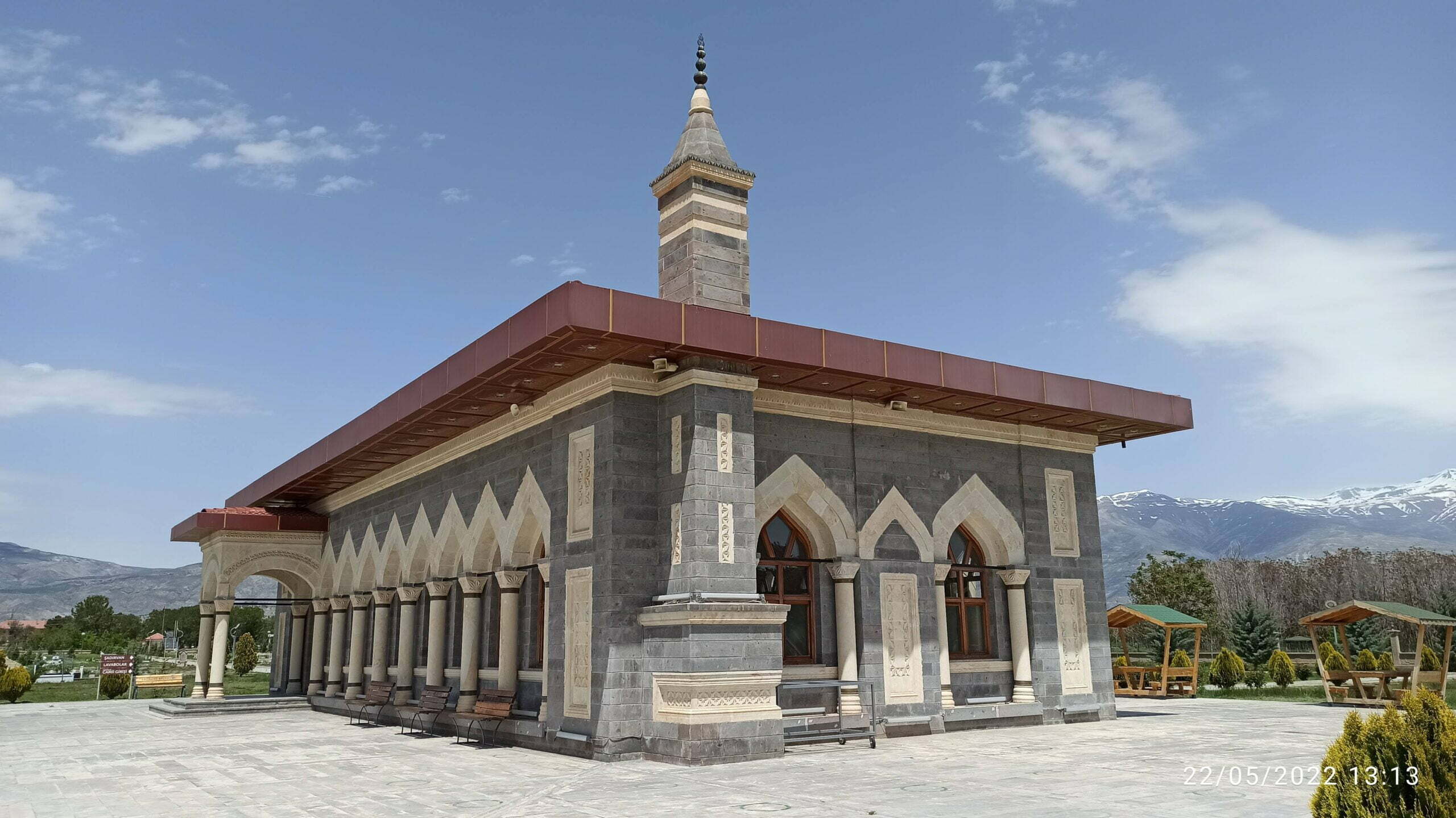 Pir-i Sami Türbe Camii