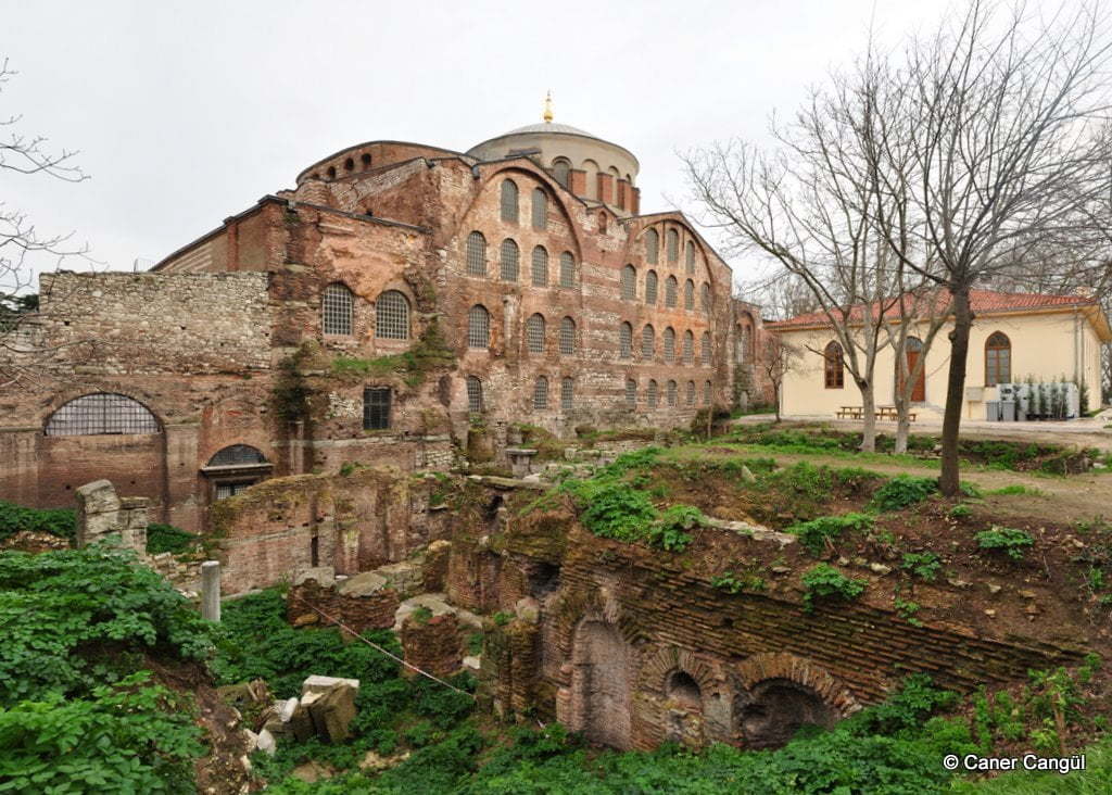 Aya İrini ve Piskoposluk Sarayı Kalıntıla