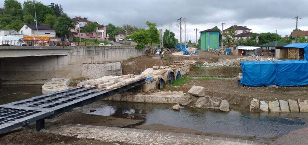 Roma Köprüsü, Konuralp