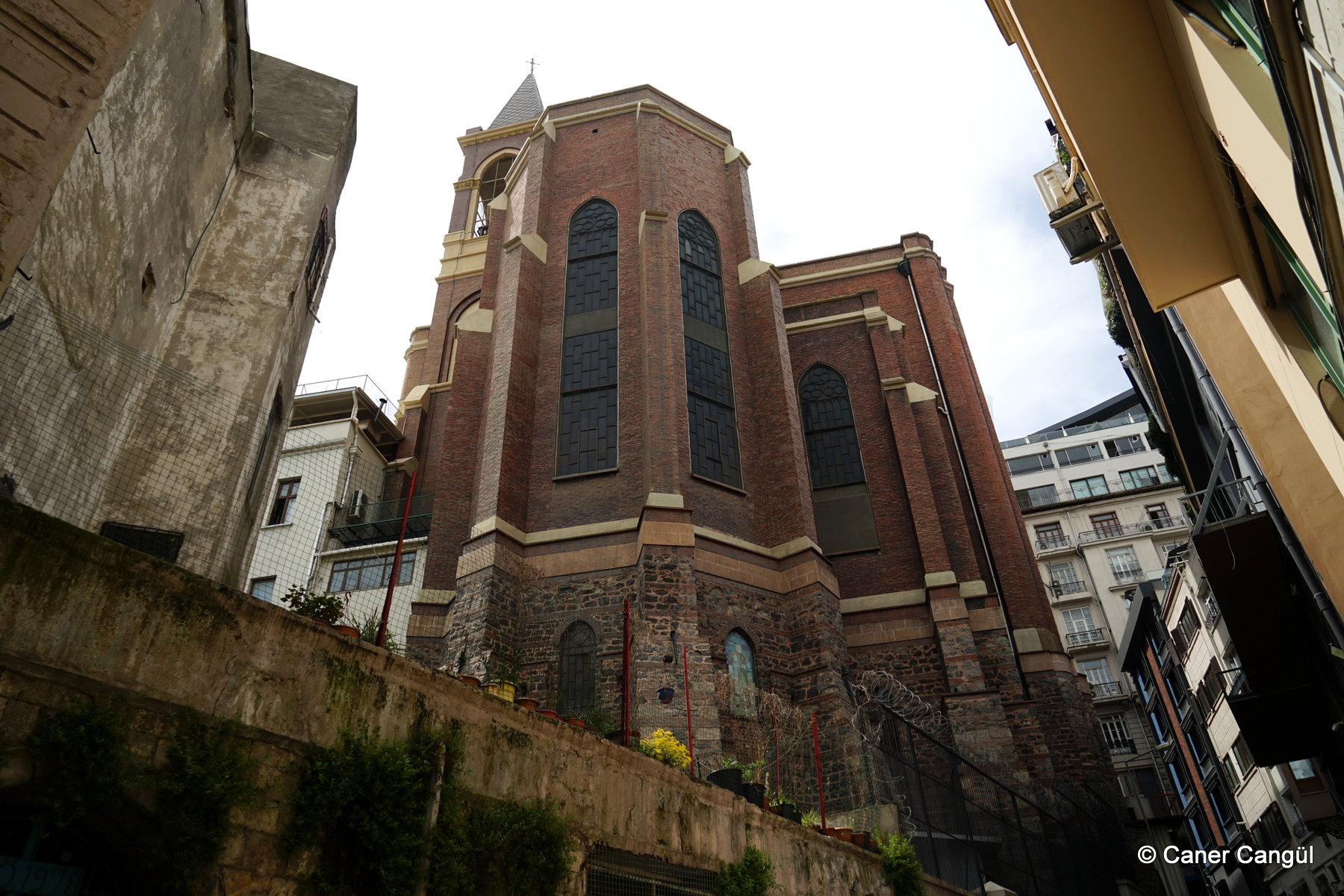 Saint Antuan Katolik Kilisesi Arka Kısmı