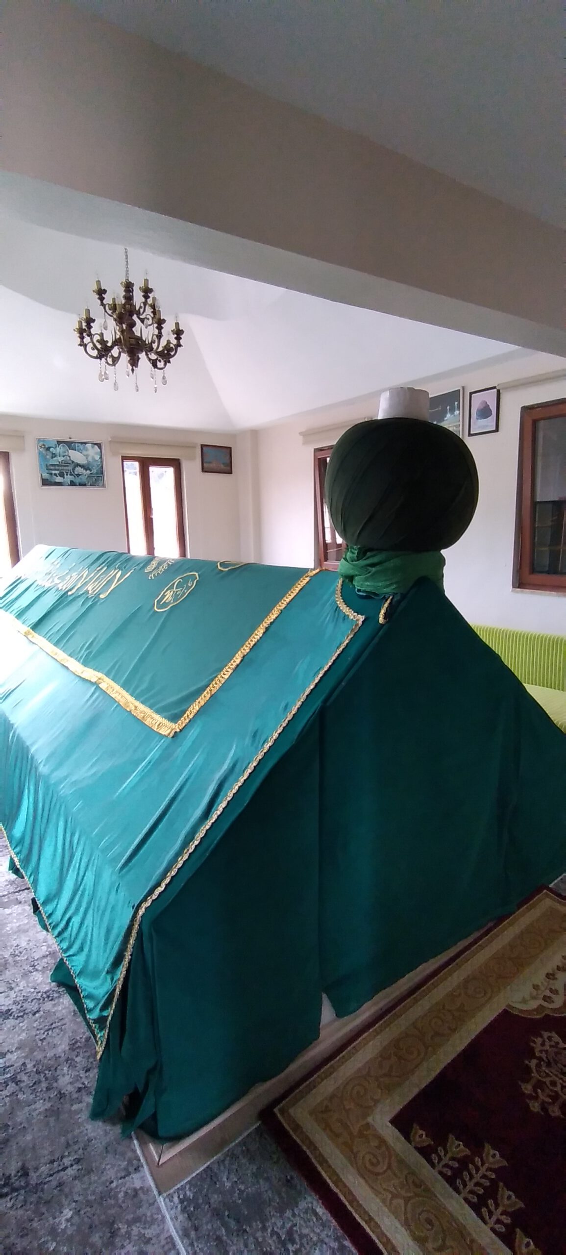 Sakar Baba Türbesi