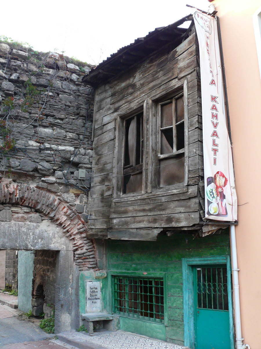 Sekbanbaşı Abdurrahman Ağa Türbesi