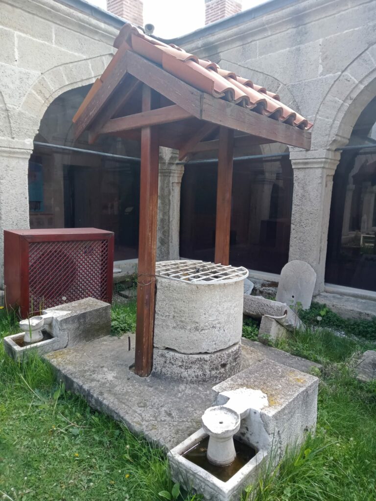 Selimiye Darülhadis Medresesi Su Kuyusu